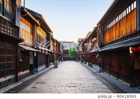 金沢　ひがし茶屋街　夕景 90418963