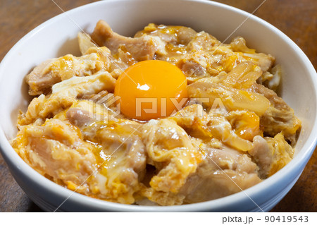 とても美味しい日本のどんぶりご飯 90419543