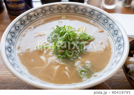 とても美味しい日本のラーメン 90419795