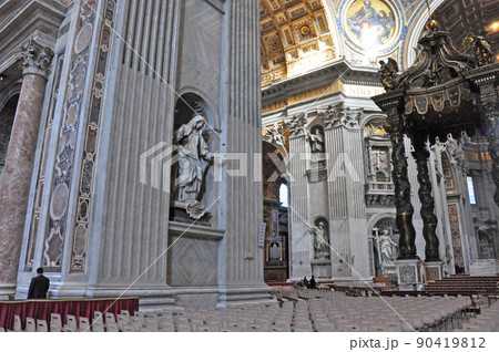 イタリア　ローマ　世界遺産　ヴァチカン市国　サン・ピエトロ大聖堂　内陣　聖歌隊の礼拝堂　無原罪の聖母 90419812