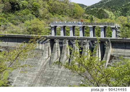 湯原温泉　湯原ダム　岡山県真庭市 90424493