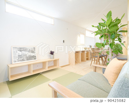 ナチュラルウッドと塗り壁の新築住宅 90425082