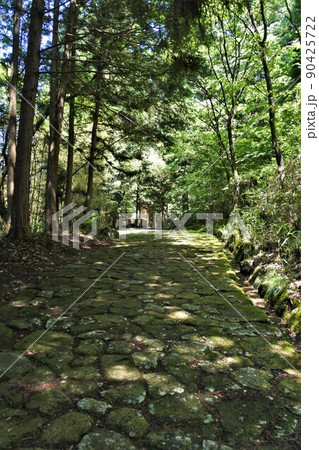 落合の石畳(岐阜県、中山道) 落合の石畳(岐阜県、中山道) 90425722