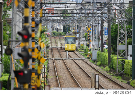 ＜東京都＞東京さくらトラム（都電荒川線）　学習院下 90429854