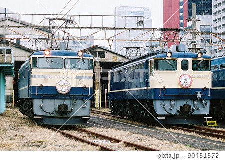 旧東京機関区で並ぶEF65形電気機関車 旧東京機関区で並ぶEF65形電気機関車 90431372