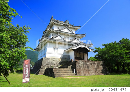 【愛媛県】晴天下の宇和島城天守閣 【愛媛県】晴天下の宇和島城天守閣 90434475