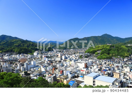 【愛媛県】宇和島城から見た宇和島市街地 90434485