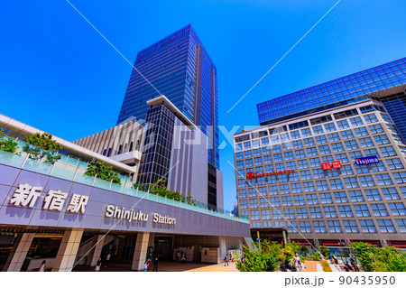 東京 新宿の都市風景 タカシマヤ タイムズスクエアと新宿駅 東京 新宿の都市風景 タカシマヤ タイムズスクエアと新宿駅 90435950