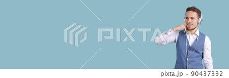 Bearded business man Listen to audiobook or music. Musical rhythm 90437332