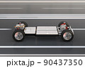 高速道路に走行している電気自動車バッテリーパック付き車台イメージ。 90437350