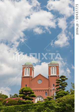 新緑の浦上天主堂 90437775