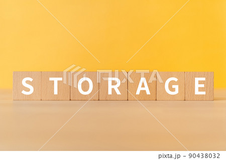 ストレージ・保管・貯蔵のイメージ｜「STORAGE」と書かれたブロック 90438032