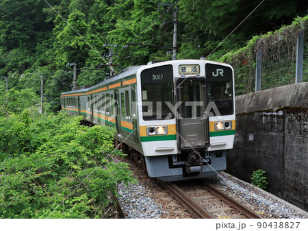 飯田線 金野駅に付く213系電車 飯田線 金野駅に付く213系電車 90438827