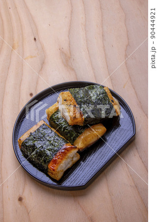 醬油でからめた磯辺餅 90444921