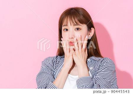 若い女性のビューティー 90445543
