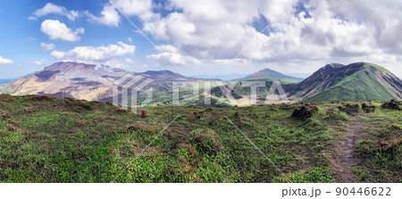 往生岳から見る阿蘇五岳(高岳・中岳・烏帽子岳・杵島岳)のパノラマ風景写真 往生岳から見る阿蘇五岳(高岳・中岳・烏帽子岳・杵島岳)のパノラマ風景写真 90446622