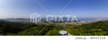 近見山展望台付近から見た来島海峡大橋(愛媛県今治市)パノラマと周辺の自然風景 近見山展望台付近から見た来島海峡大橋(愛媛県今治市)パノラマと周辺の自然風景 90447538