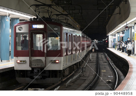 近鉄の普通列車(大阪難波) 近鉄の普通列車(大阪難波) 90448958