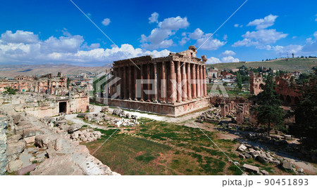 Ruins of Bacchus temple in Baalbek, Bekaa valley, Lebanon 90451893