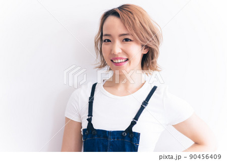 若い女性のポートレート 若い女性のポートレート 90456409