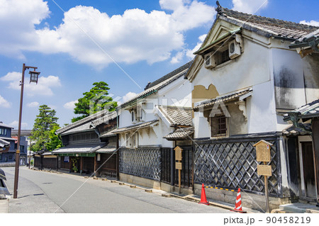旧東海道・有松の町並み　井桁屋　服部家住宅倉 90458219