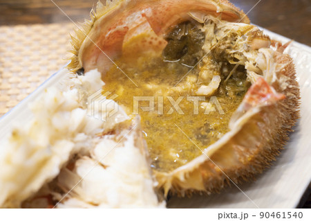 北海道で食べる、おいしい茹で蟹、かに味噌 90461540