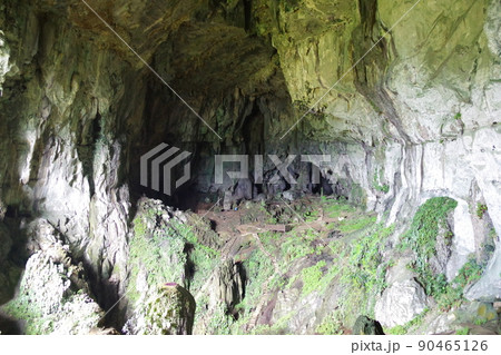マレーシア ボルネオ島 サラワク州バウのフェアリー洞窟 マレーシア ボルネオ島 サラワク州バウのフェアリー洞窟 90465126