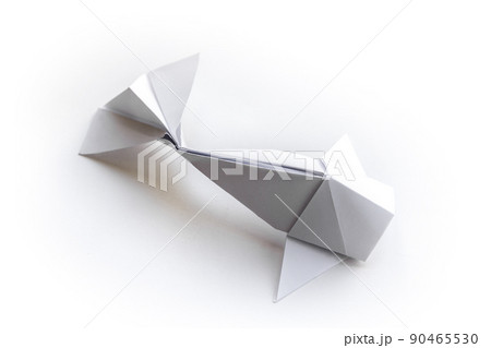 Paper fish origami isolated on a white background 90465530