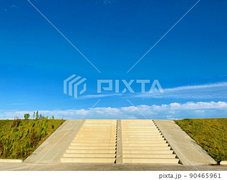 空に繋がる階段 90465961