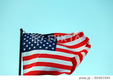 風になびくアメリカ国旗 USA flag streaming in wind 風になびくアメリカ国旗 USA flag streaming in wind 90465994