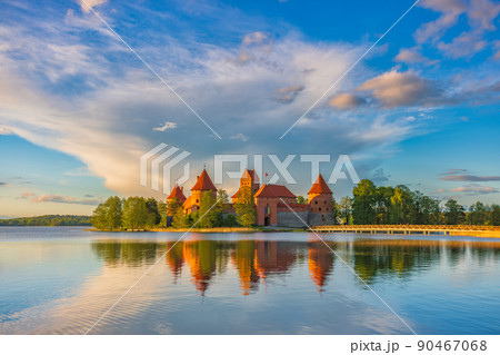 Beautiful evening landscape image of Trakai castle Beautiful evening landscape image of Trakai castle 90467068