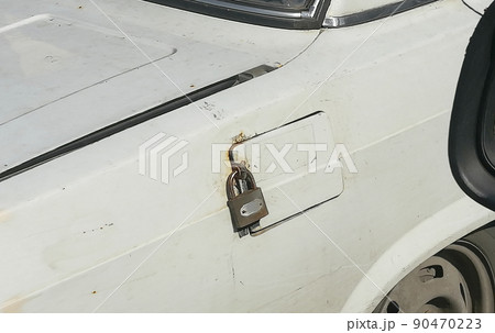 Gas tank lock 90470223