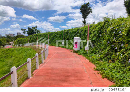 台中中央公園　台中市　台湾　二番目に大きい公園　in Taiwan Taichung 90473164