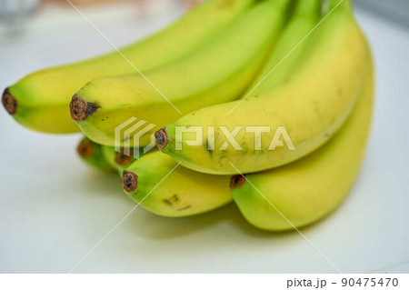 バナナ 90475470