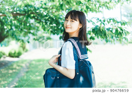 夏服の女子高生 夏服の女子高生 90476659