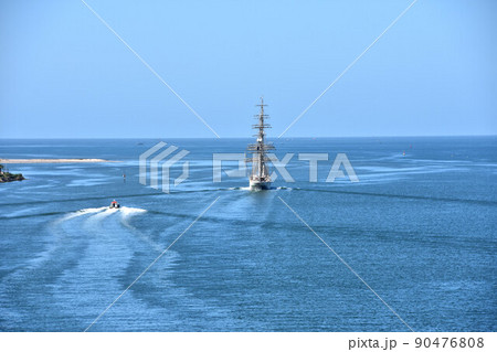 スエズ運河、地中海側の出口 スエズ運河、地中海側の出口 90476808