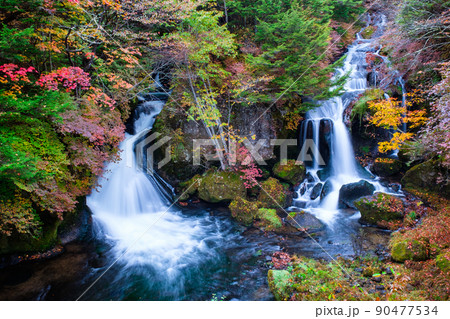 竜頭の滝（秋） 90477534