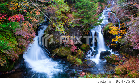 竜頭の滝（秋） 90477540