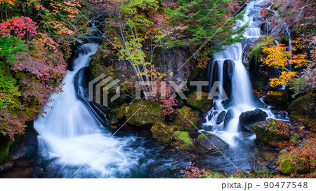 竜頭の滝（秋） 90477548