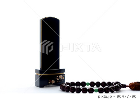 手元供養用のモダンな蒔絵入り位牌と数珠2 90477790