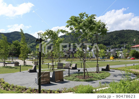 信州善光寺に隣接する城山公園 90478623