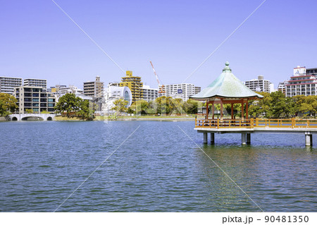 水と緑のオアシス　大濠公園　（福岡市中央区） 90481350