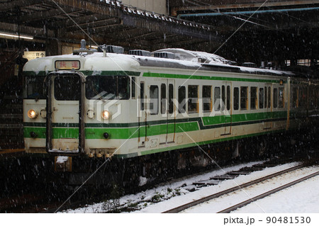 終焉近い冬の信越本線115系（快速） 90481530