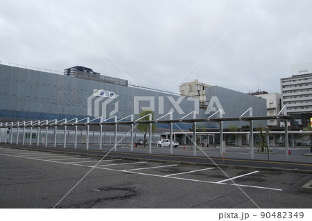 高架化が進む新潟駅（2021年7月） 90482349