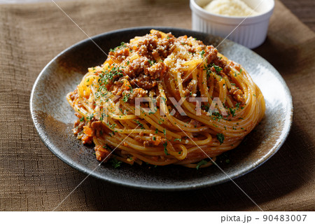 Spaghetti Bolognese - Stock Photo [90483007] - PIXTA