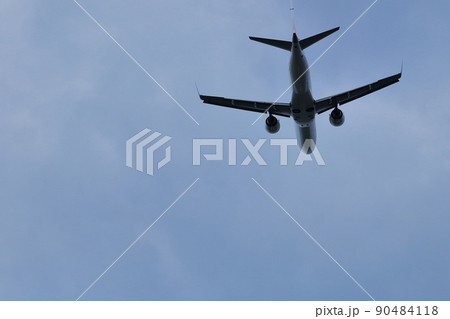 大阪国際空港 旅客機 離着陸 エアフロントオアシス 大阪国際空港 旅客機 離着陸 エアフロントオアシス 90484118