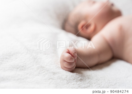 赤ちゃんの手 90484274