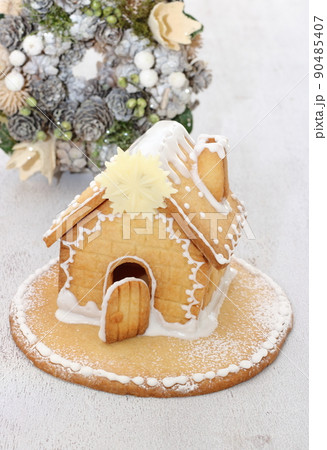 クリスマスのお菓子 ヘクセンハウス クリスマスのお菓子 ヘクセンハウス 90485407