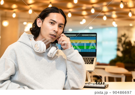 音楽クリエイター 音楽クリエイター 90486697