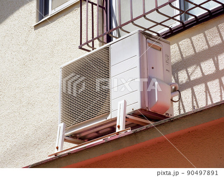 エアコンの室外機 エアコンの室外機 90497891